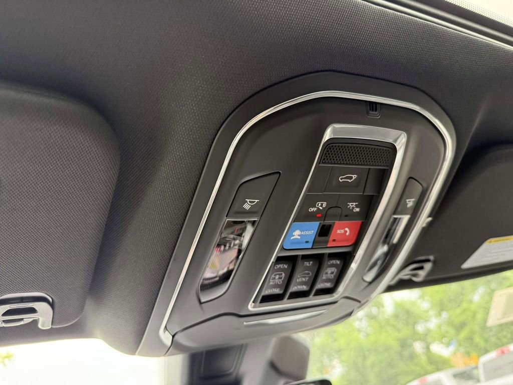 New 2026 Jeep Grand Wagoneer Limited AWD/4WD image 32