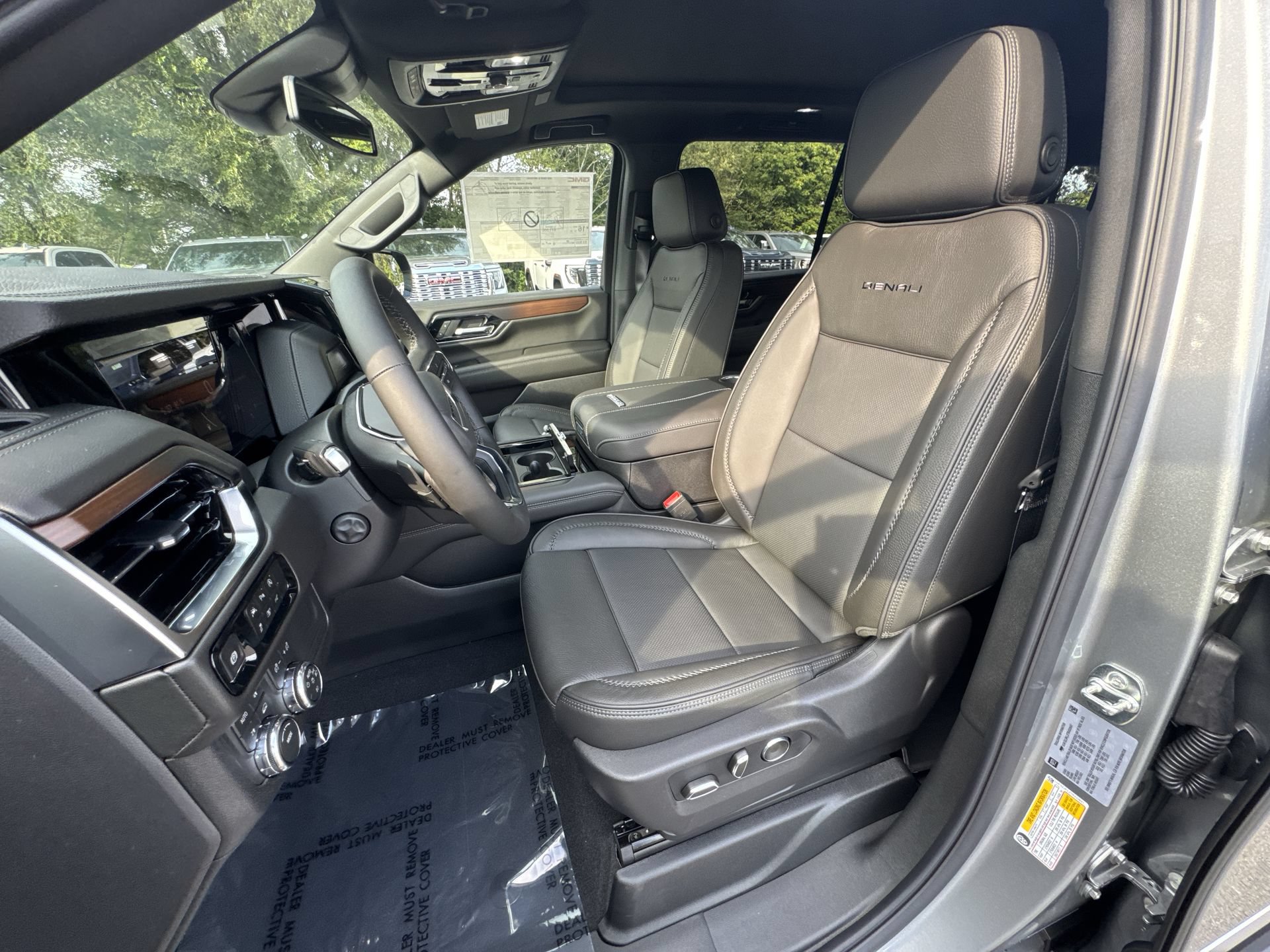 New 2026 GMC Yukon XL Denali w/ Sun & Power Step Package AWD/4WD image 13
