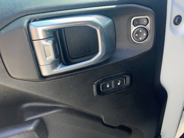 Used 2022 Jeep Gladiator Sport AWD/4WD image 11