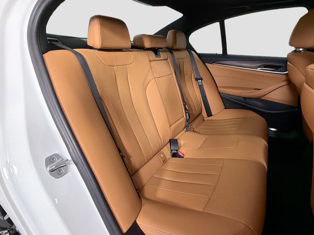 Used 2022 BMW 530i w/ M Sport Package RWD image 28