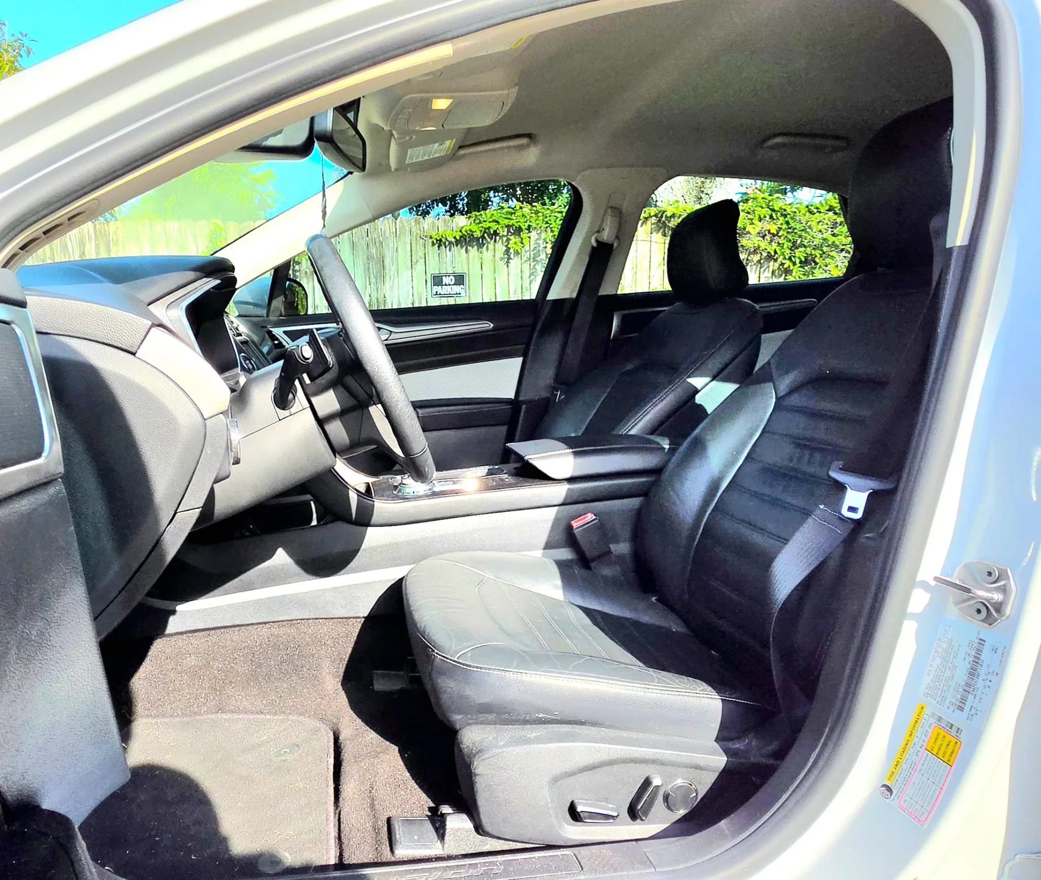 Used 2019 Ford Fusion SE w/ Equipment Group 151A FWD image 6