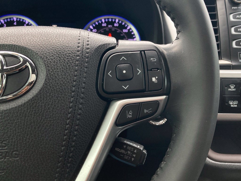 Used 2019 Toyota Highlander Limited FWD image 18