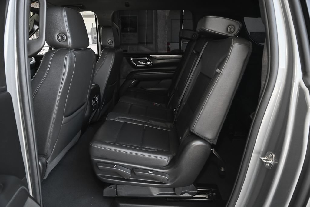Used 2024 Chevrolet Suburban LT AWD/4WD image 38