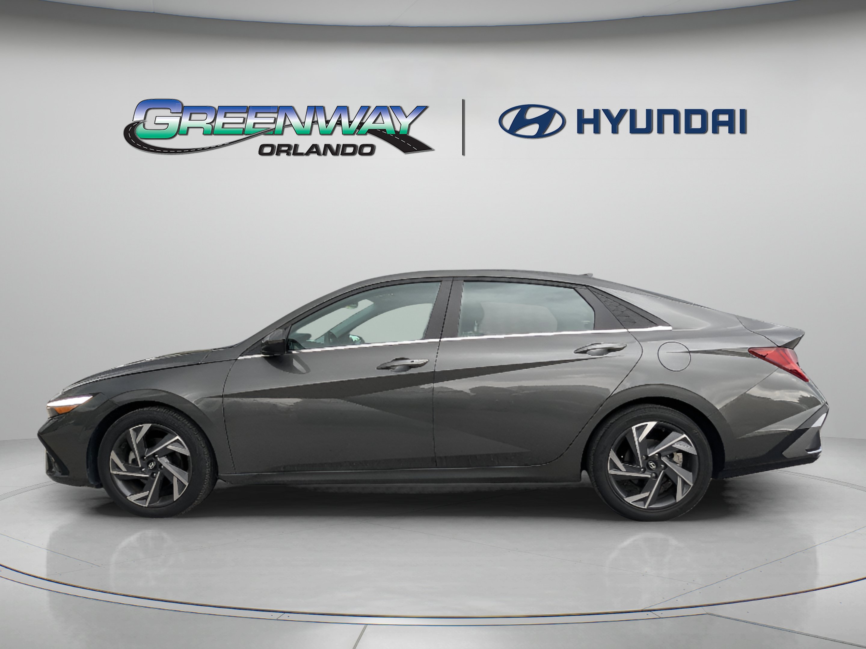 Used 2024 Hyundai Elantra SEL w/ Convenience Package FWD image 5
