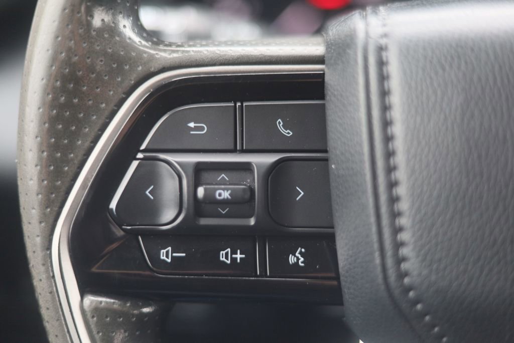 Used 2022 Toyota Tundra SR5 w/ SR5 Convenience Package AWD/4WD image 14