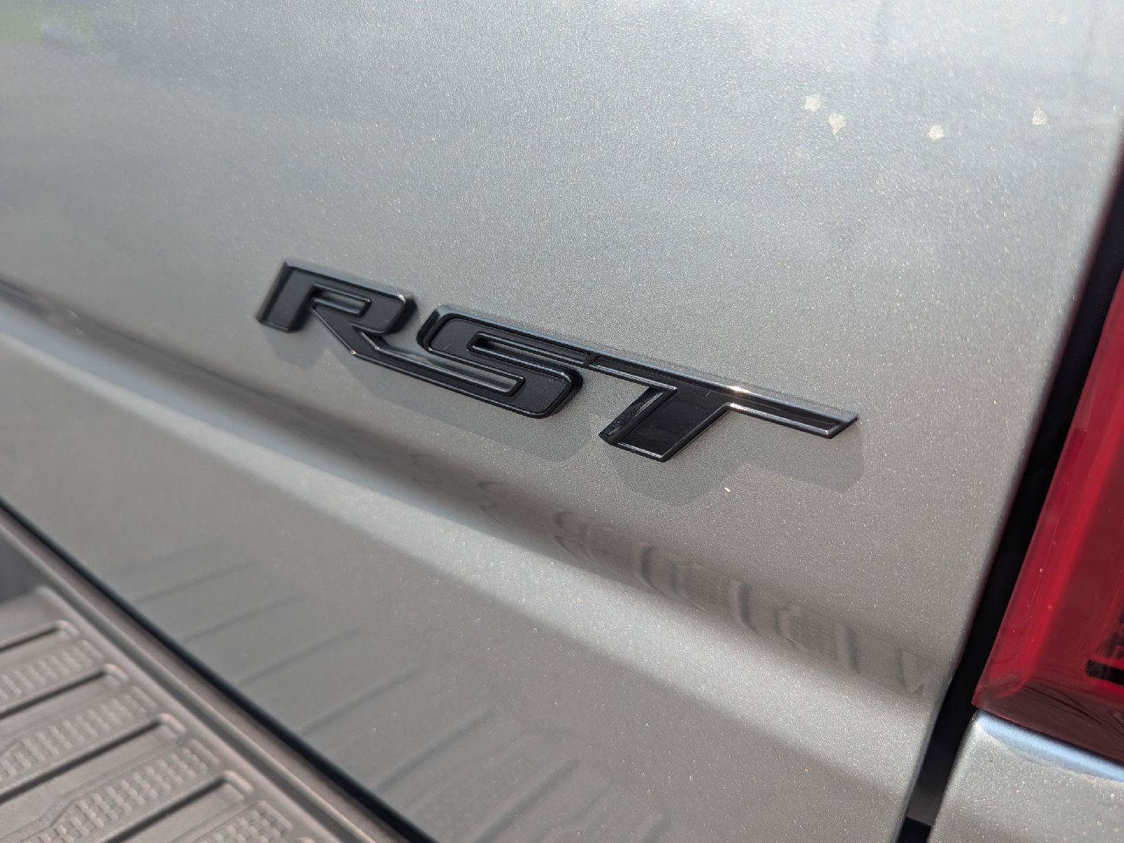 Used 2025 Chevrolet Silverado 1500 RST AWD/4WD image 40
