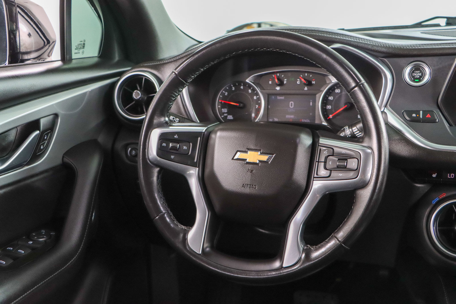 Used 2020 Chevrolet Blazer LT FWD image 12