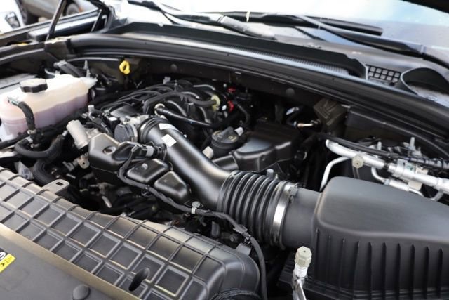 Used 2023 Jeep Grand Cherokee Laredo image 38