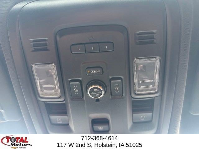 Certified 2024 Chevrolet Suburban RST w/ Luxury Package AWD/4WD image 32