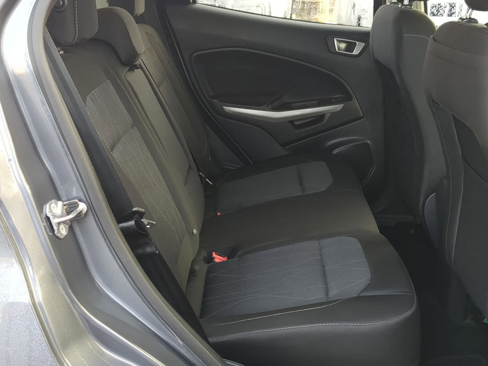 Used 2018 Ford EcoSport SE image 24