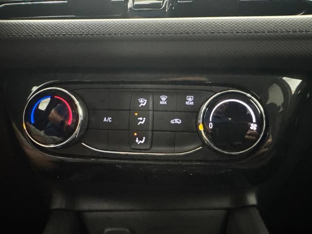 Used 2025 Chevrolet TrailBlazer LT AWD/4WD image 17