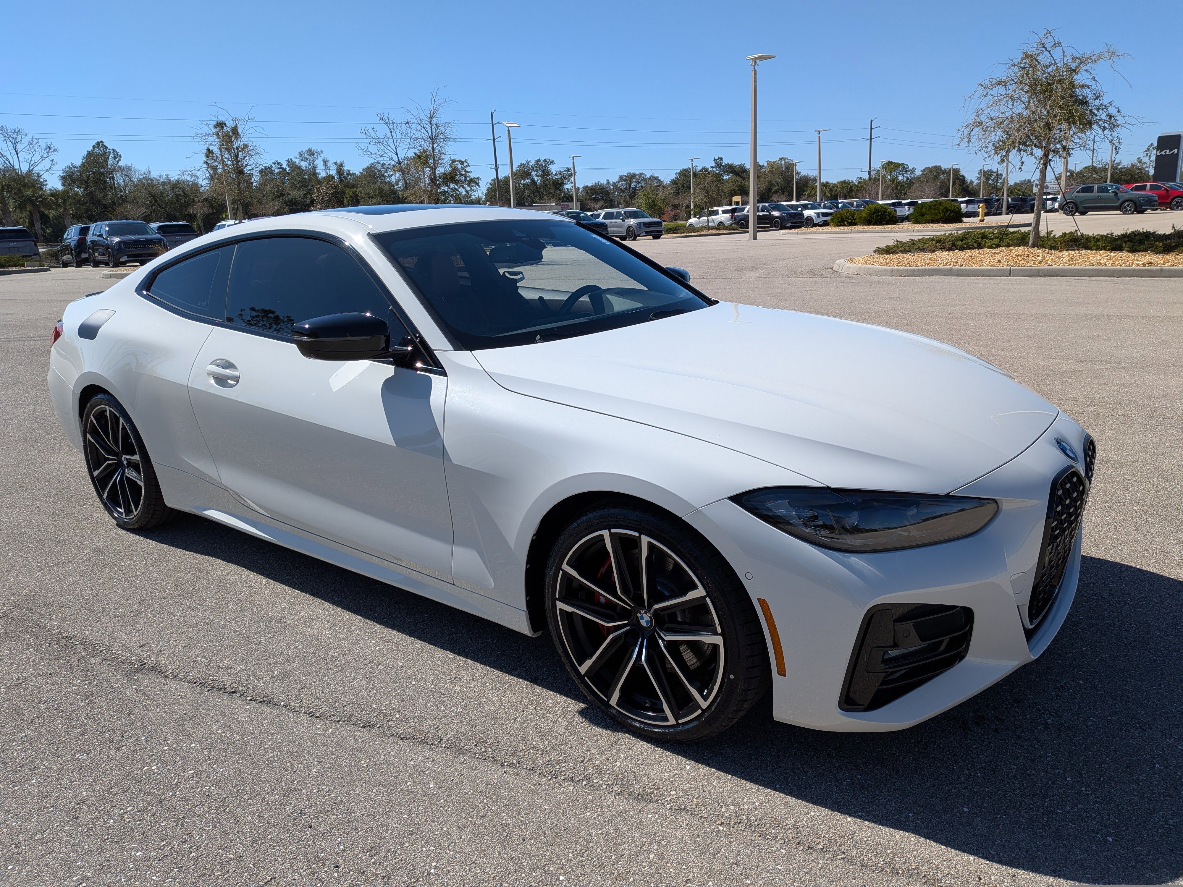 Used 2023 BMW 430i Coupe w/ M Sport Package image 2