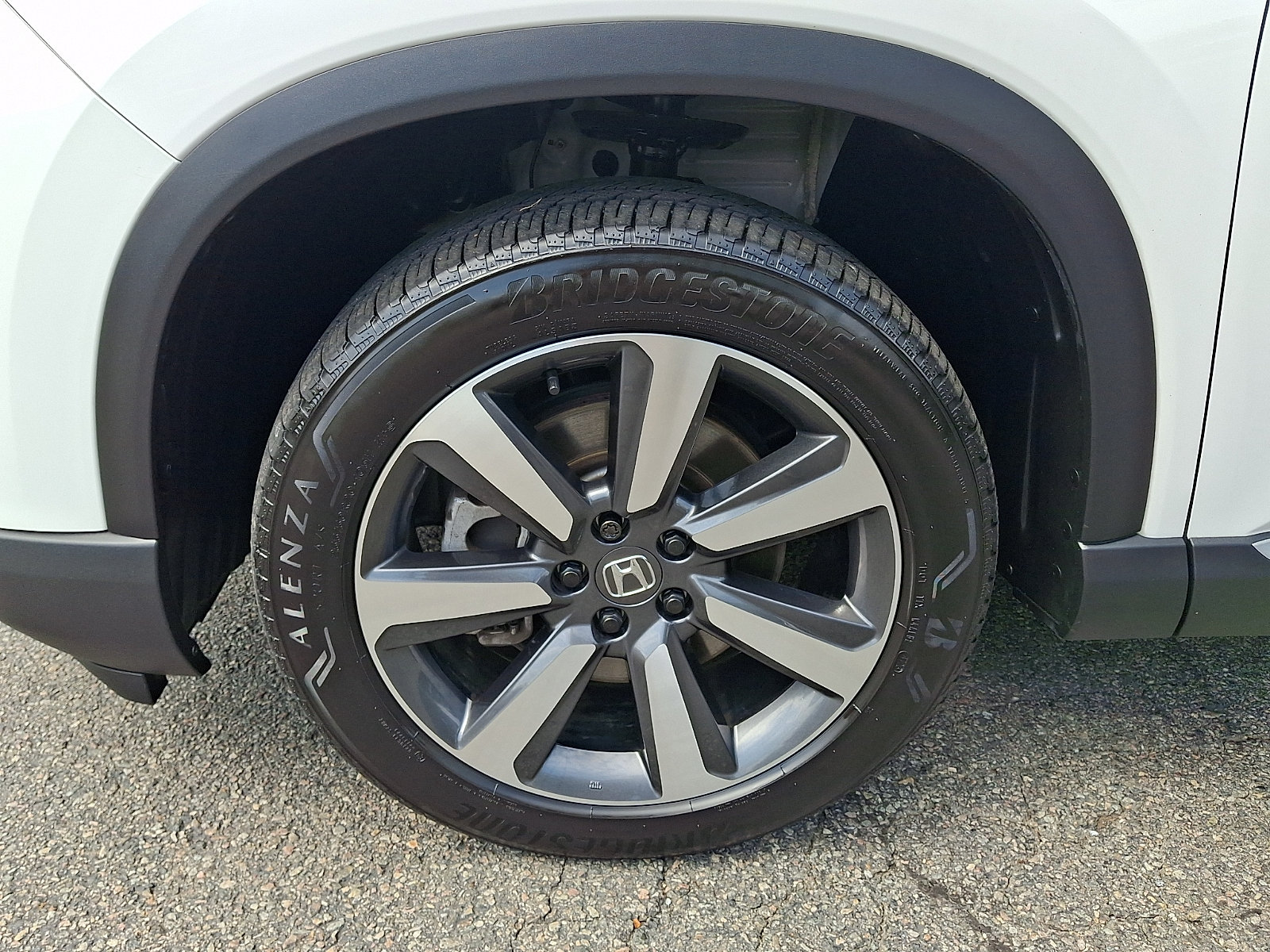 Used 2024 Honda Pilot Touring image 8