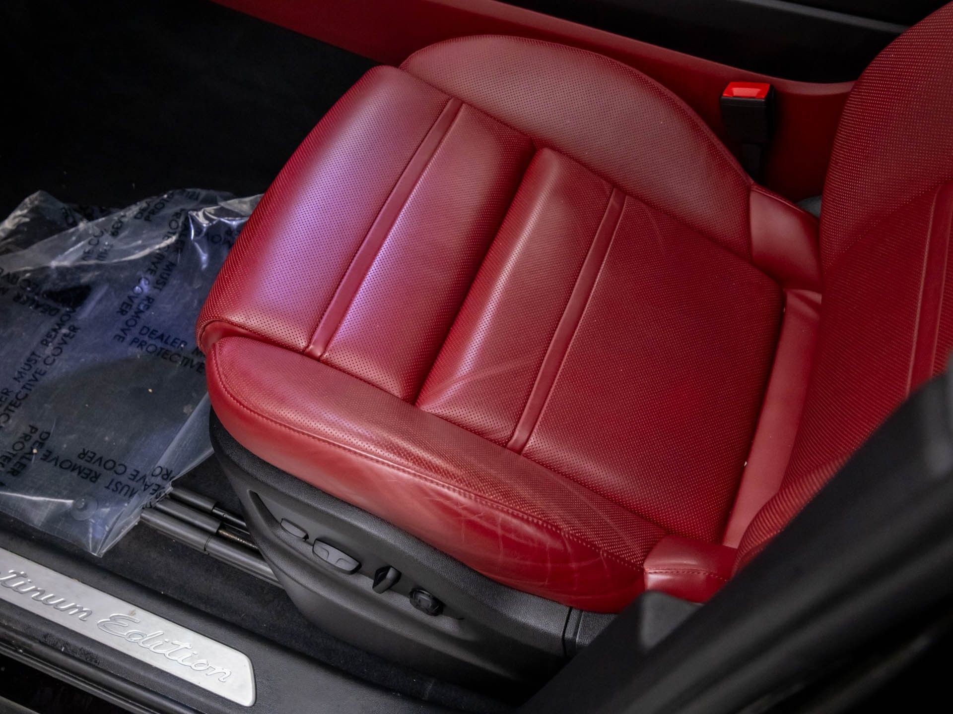 Certified 2023 Porsche Cayenne Platinum Edition image 16