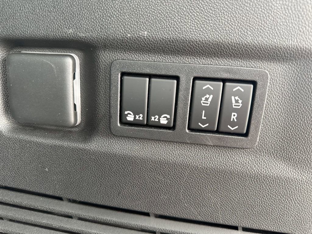 Used 2022 GMC Yukon XL Denali w/ Max Trailering Package image 10