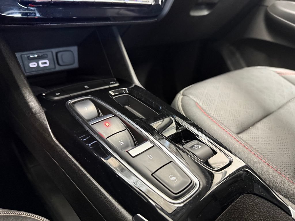 Used 2023 Chevrolet Bolt EUV LT w/ Convenience Package FWD image 19