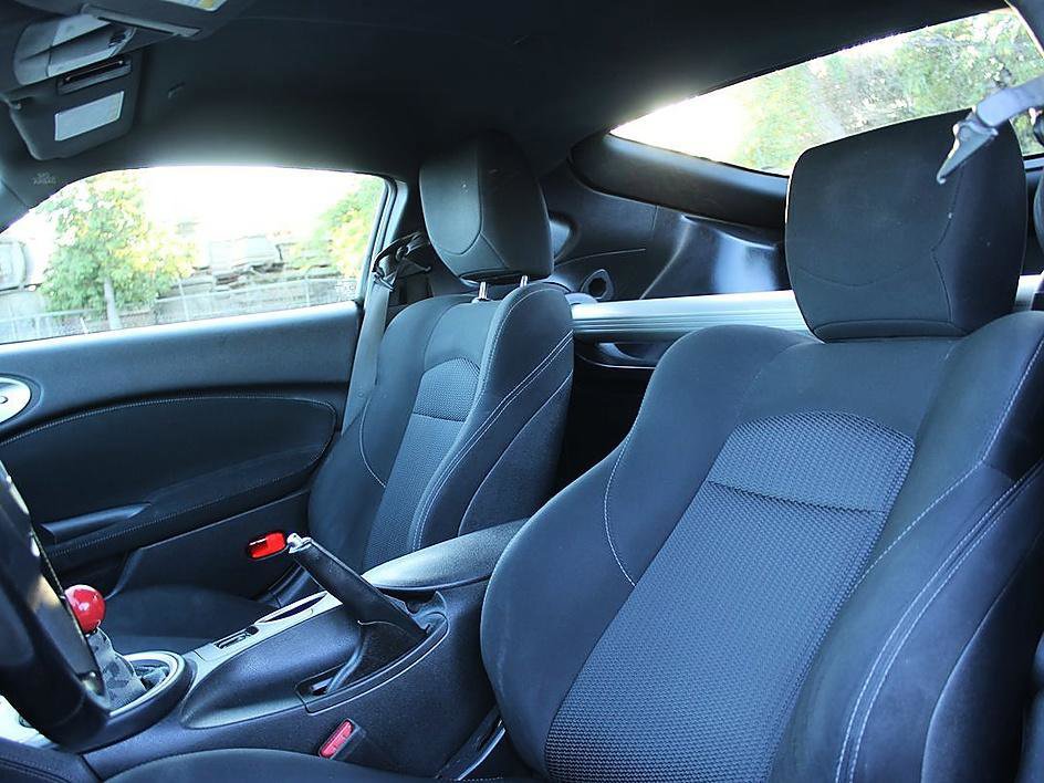 Used 2018 Nissan 370Z Coupe RWD image 13