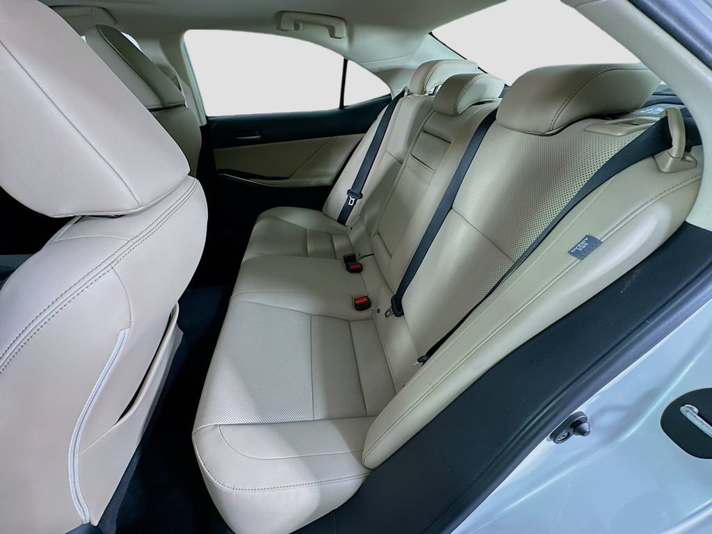 Used 2019 Lexus IS 300 AWD image 24