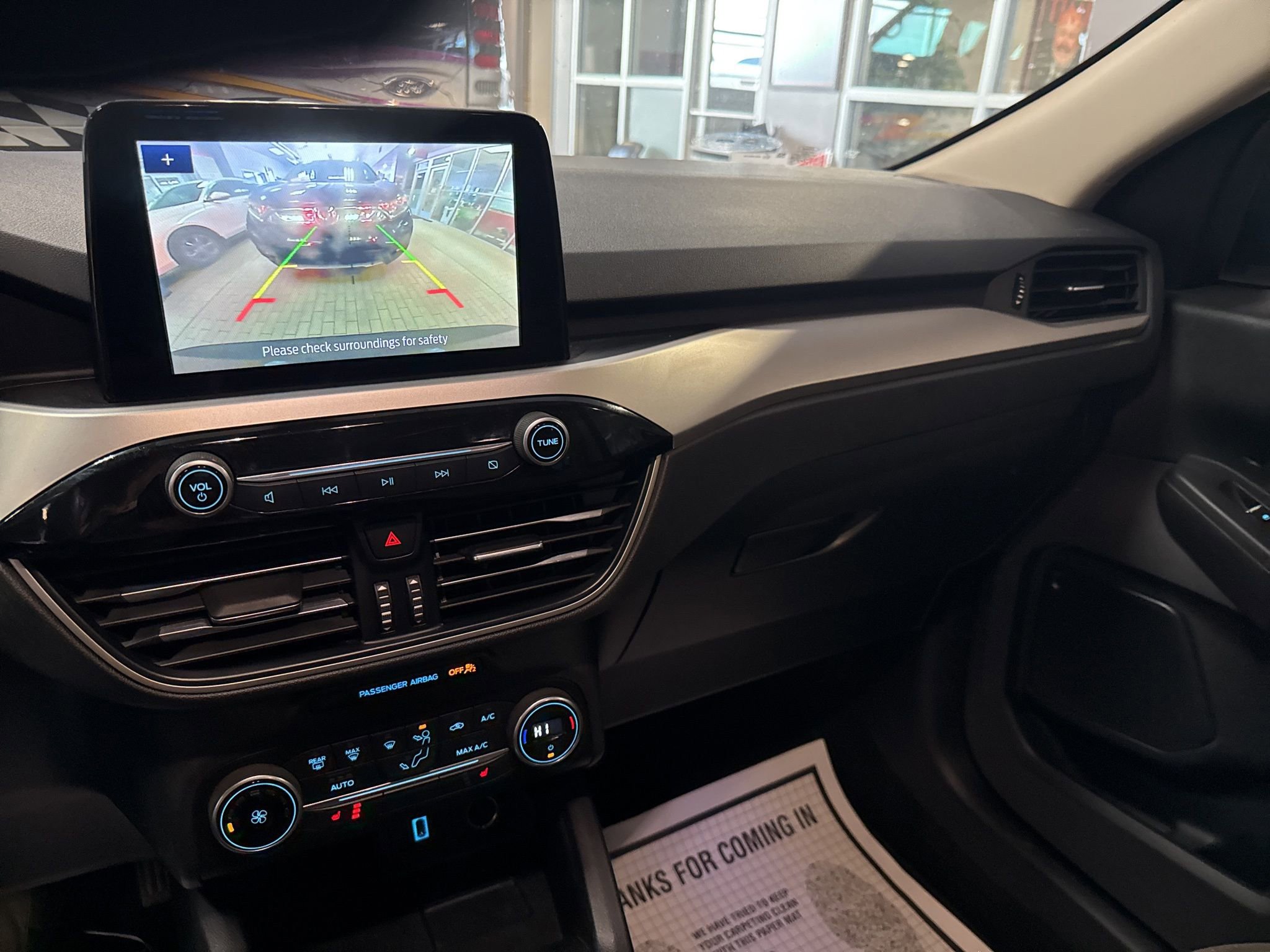 Used 2020 Ford Escape SE image 12