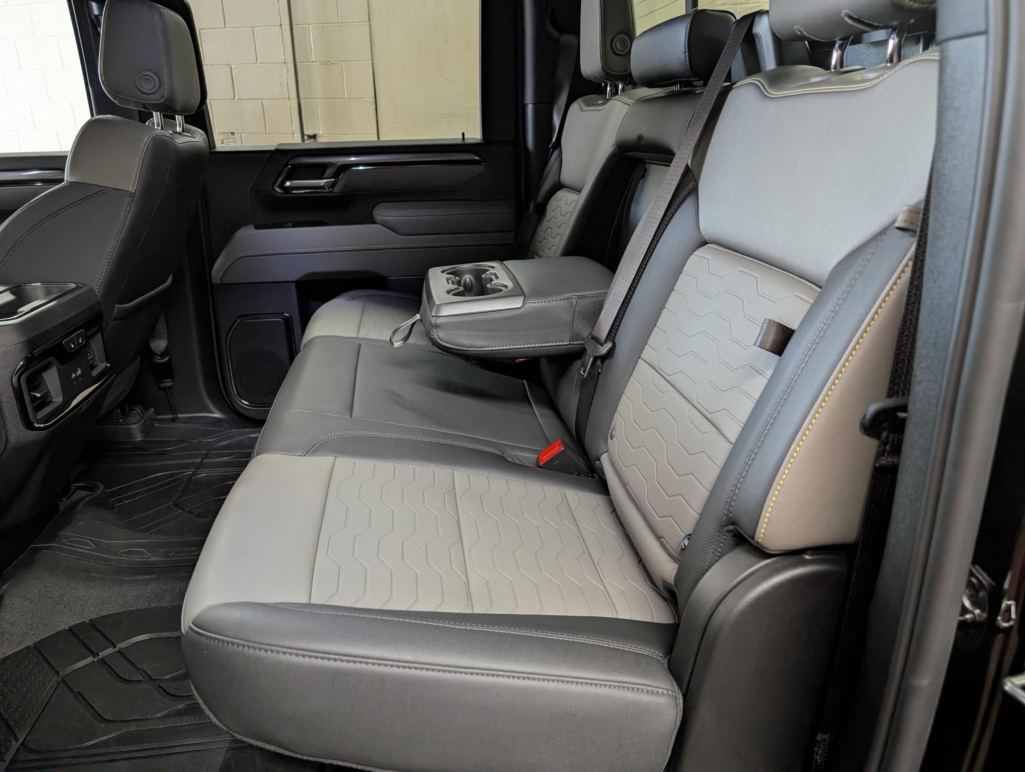 Used 2026 Chevrolet Silverado 2500 ZR2 w/ LPO, Dark Essentials Package AWD/4WD image 10