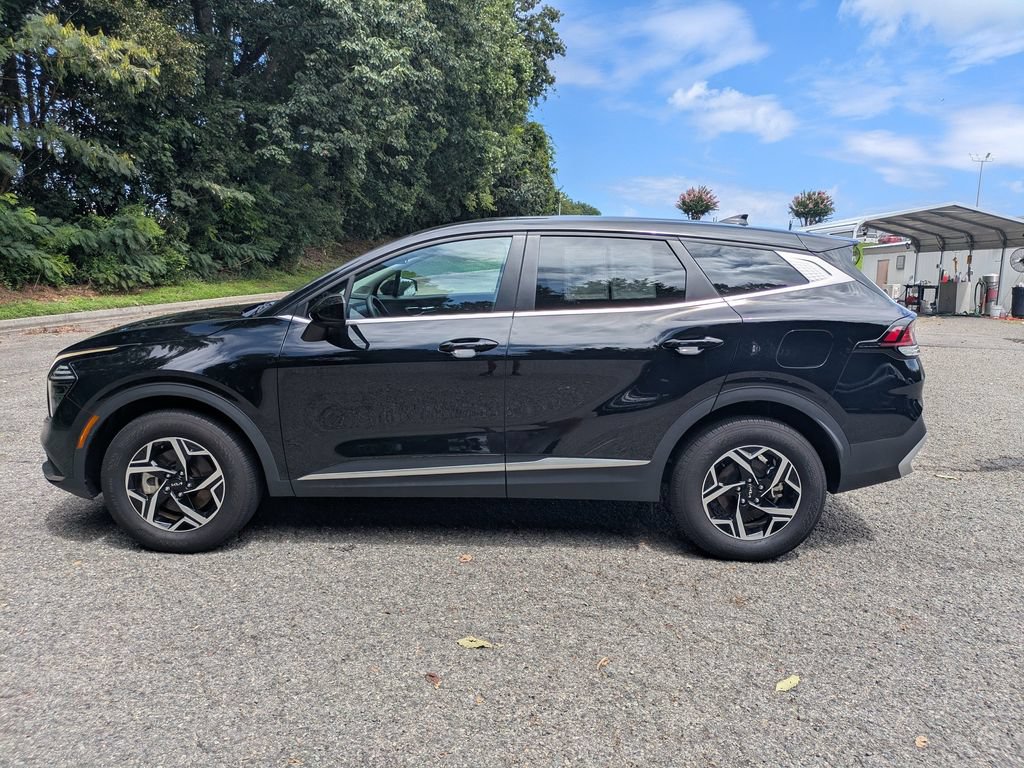Used 2025 Kia Sportage LX AWD/4WD image 7