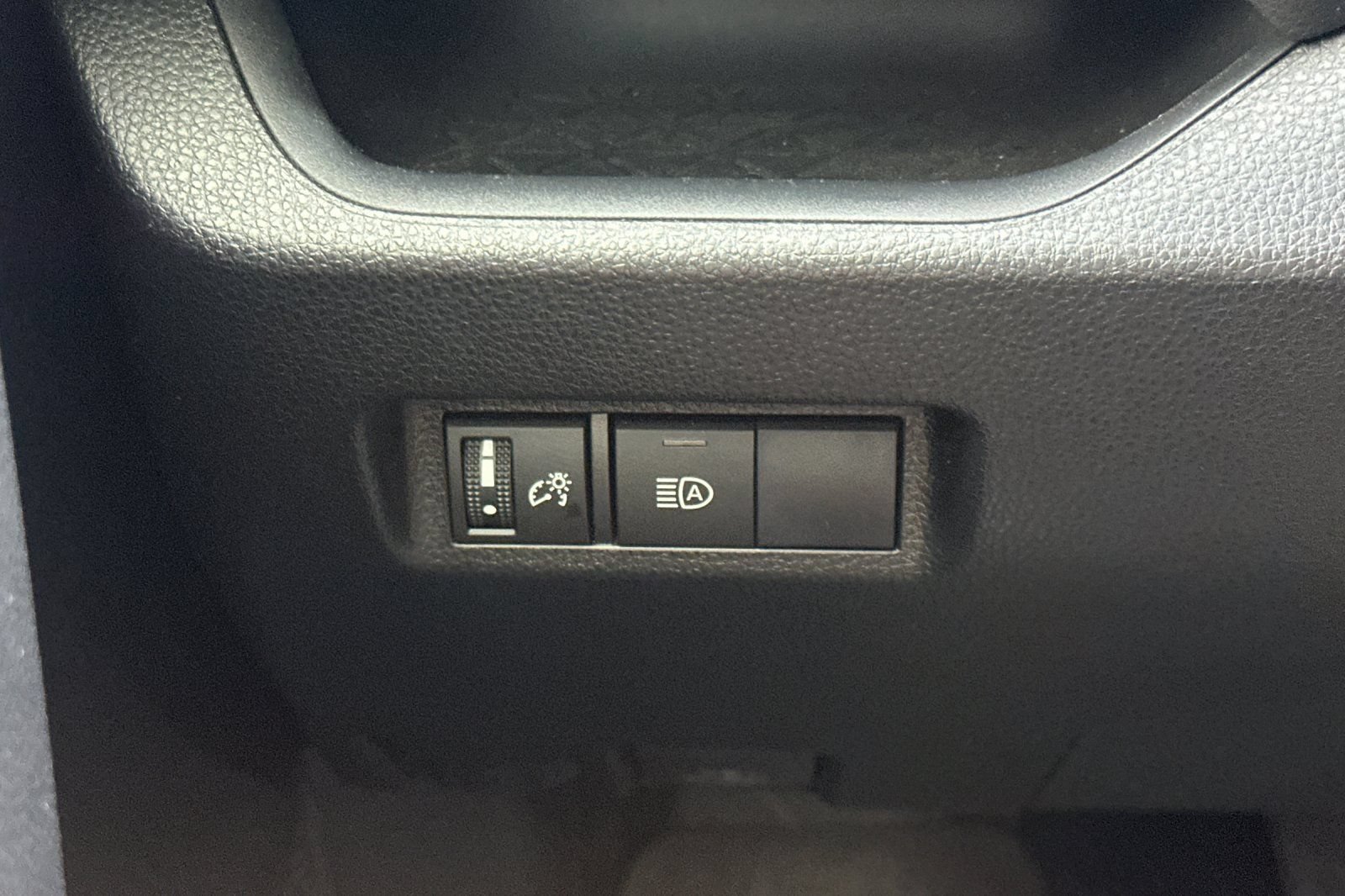 Used 2020 Toyota RAV4 LE w/ Carpet Mat Package FWD image 39