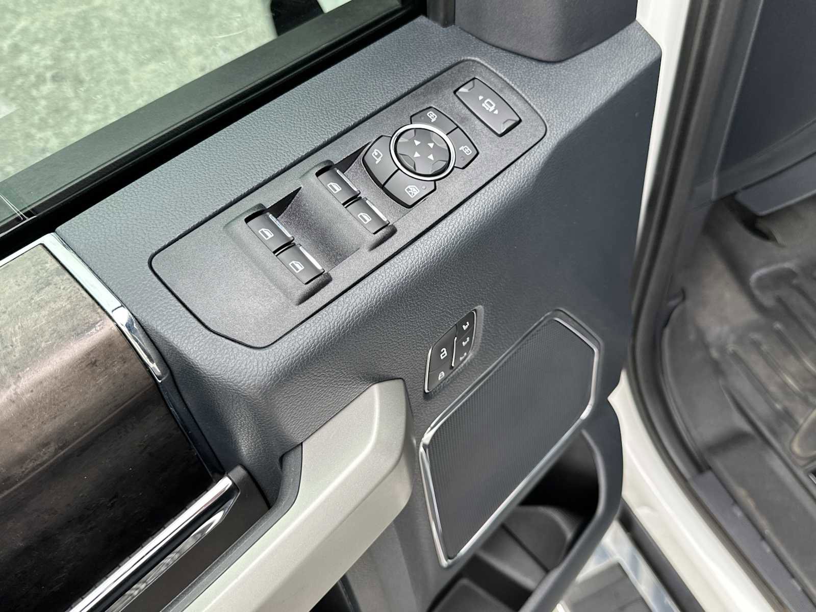 Used 2022 Ford F350 Lariat w/ Lariat Ultimate Package image 18