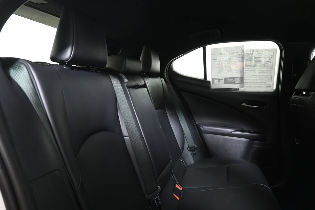 Used 2022 Lexus UX 200 w/ Accessory Package (Z2) image 32