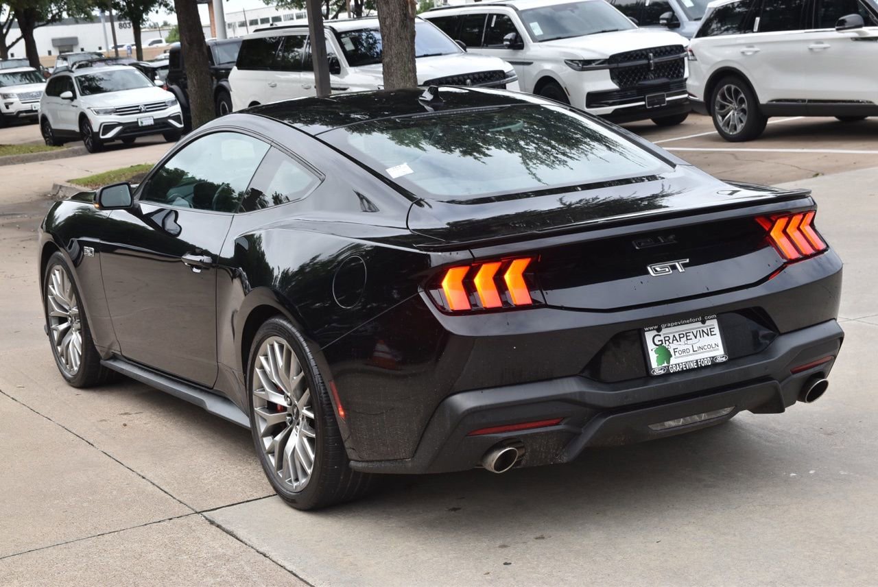 Used 2025 Ford Mustang GT Premium RWD image 10