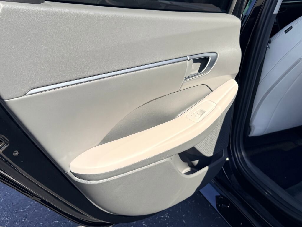 Used 2023 Hyundai Sonata SEL w/ Cargo Package image 16