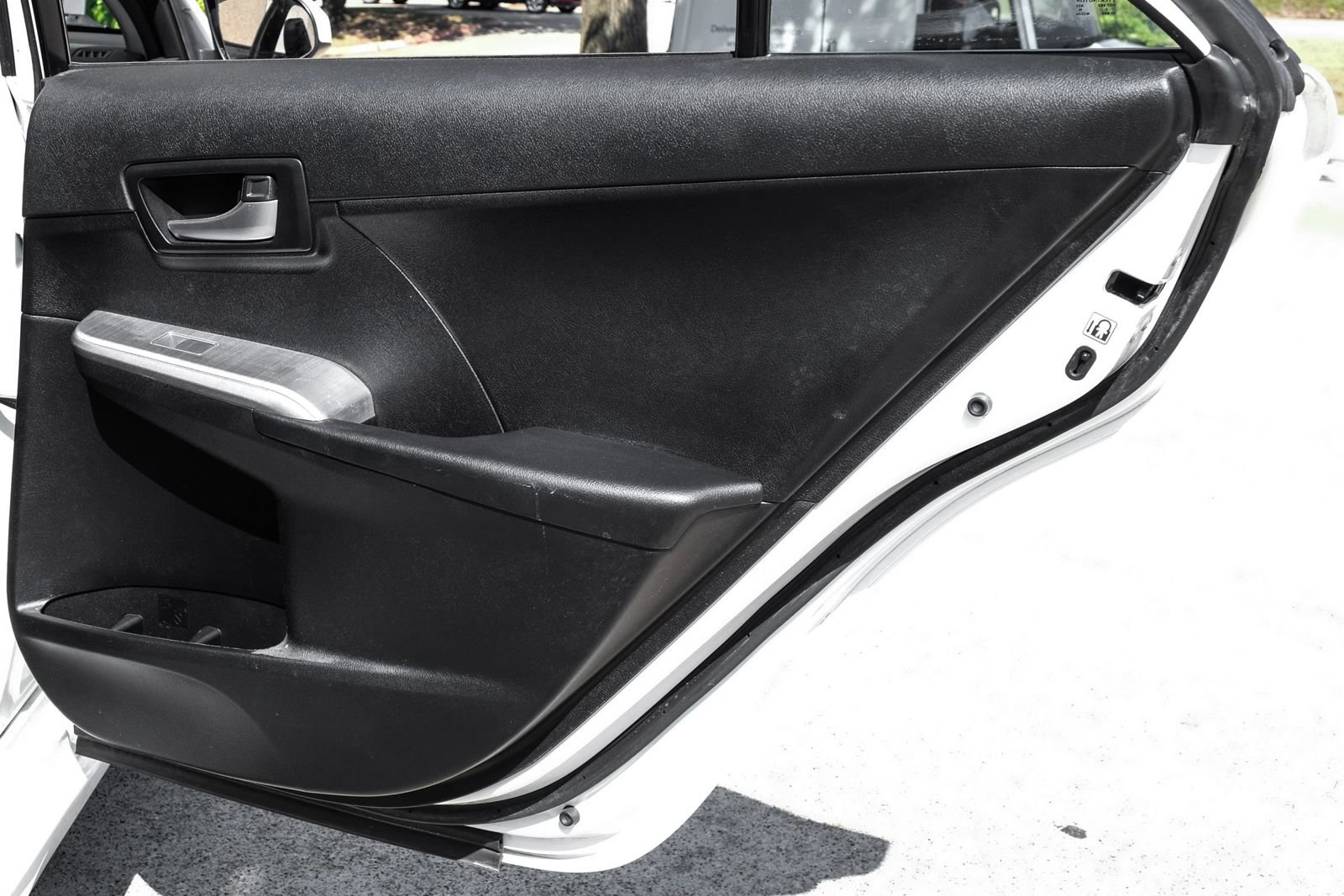 Used 2014 Toyota Camry SE FWD image 43