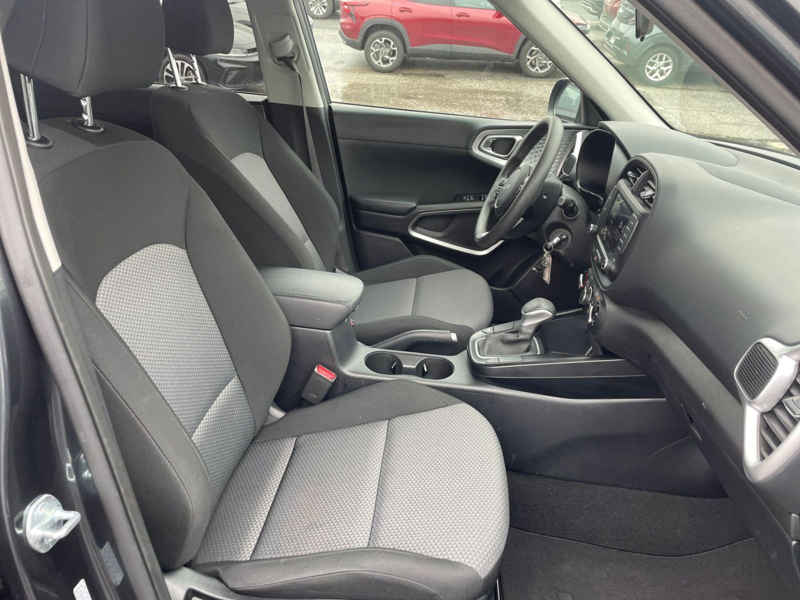 Used 2025 Kia Soul LX w/ LX Technology Package image 31