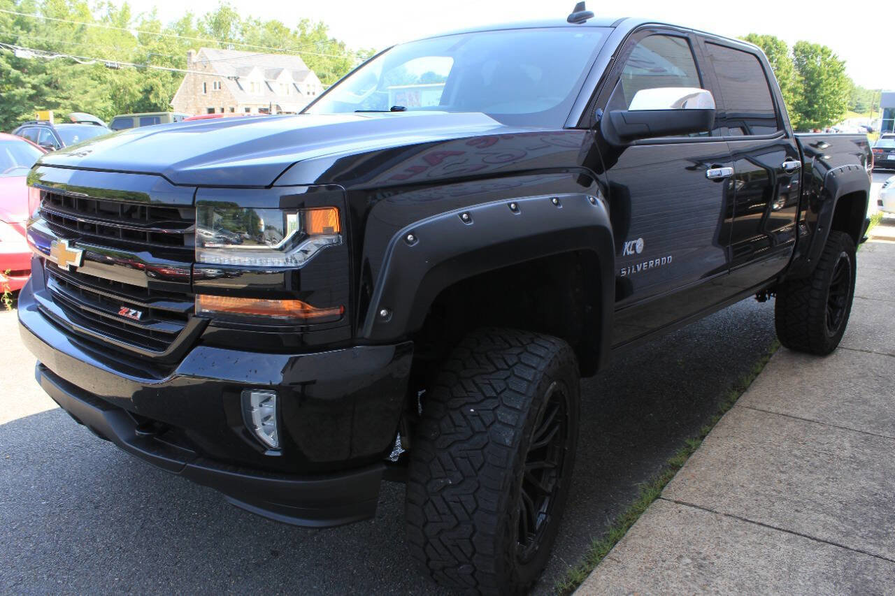Used 2018 Chevrolet Silverado 1500 LT w/ All Star Edition AWD/4WD image 5