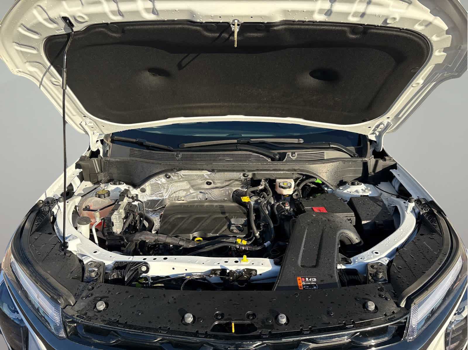 Used 2025 Chevrolet Trax RS w/ Sunroof Package image 17