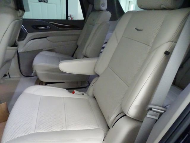 Used 2024 Cadillac Escalade Sport Platinum AWD/4WD image 4