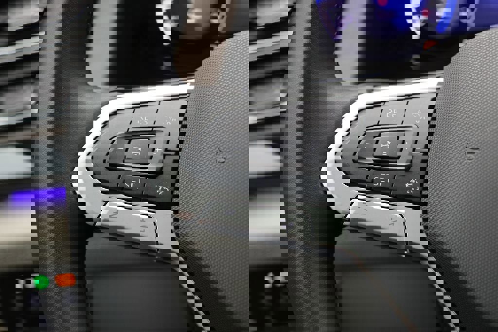 Used 2025 Volkswagen Atlas SEL Premium R-Line image 27