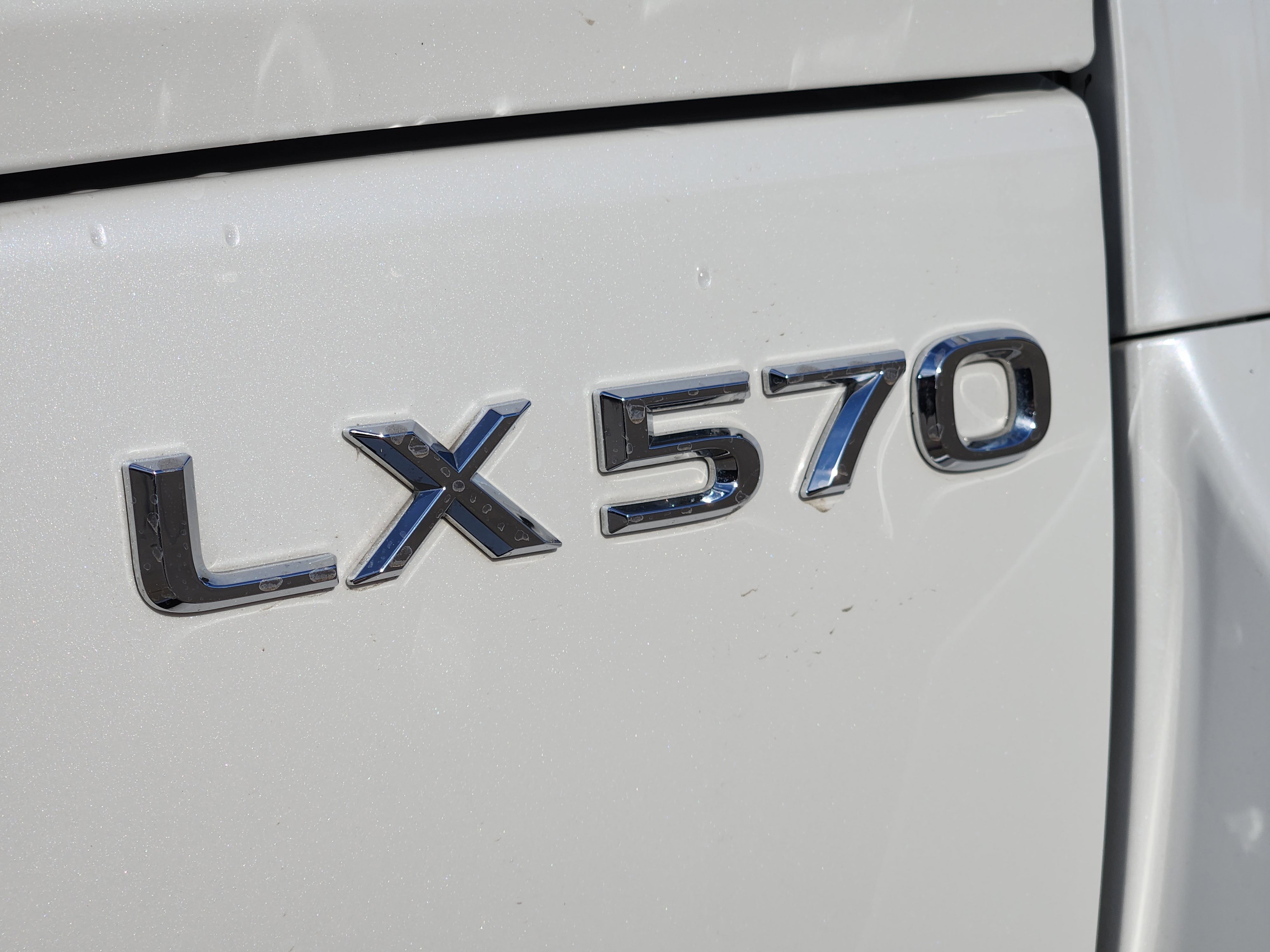 Used 2016 Lexus LX 570 4WD image 14