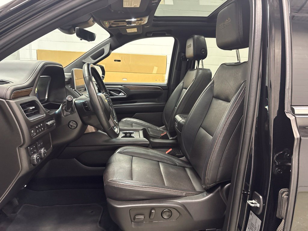 Certified 2023 Chevrolet Suburban High Country AWD/4WD image 16