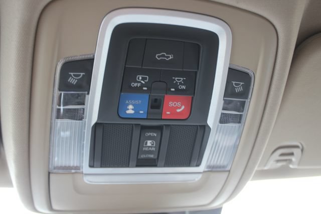 Used 2020 RAM 1500 Laramie AWD/4WD image 13
