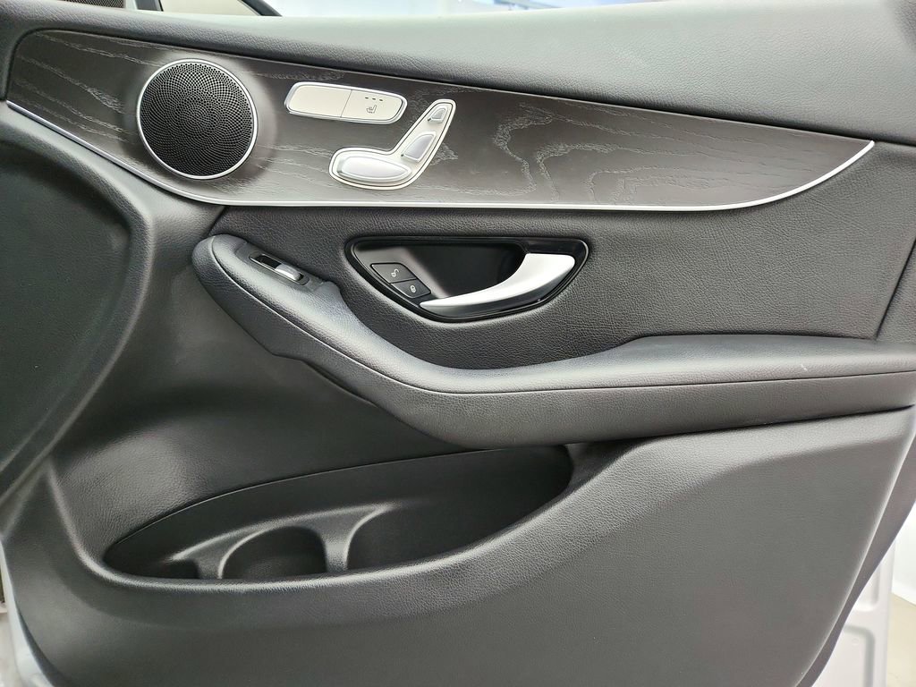 Used 2016 Mercedes-Benz GLC 300 4MATIC image 24
