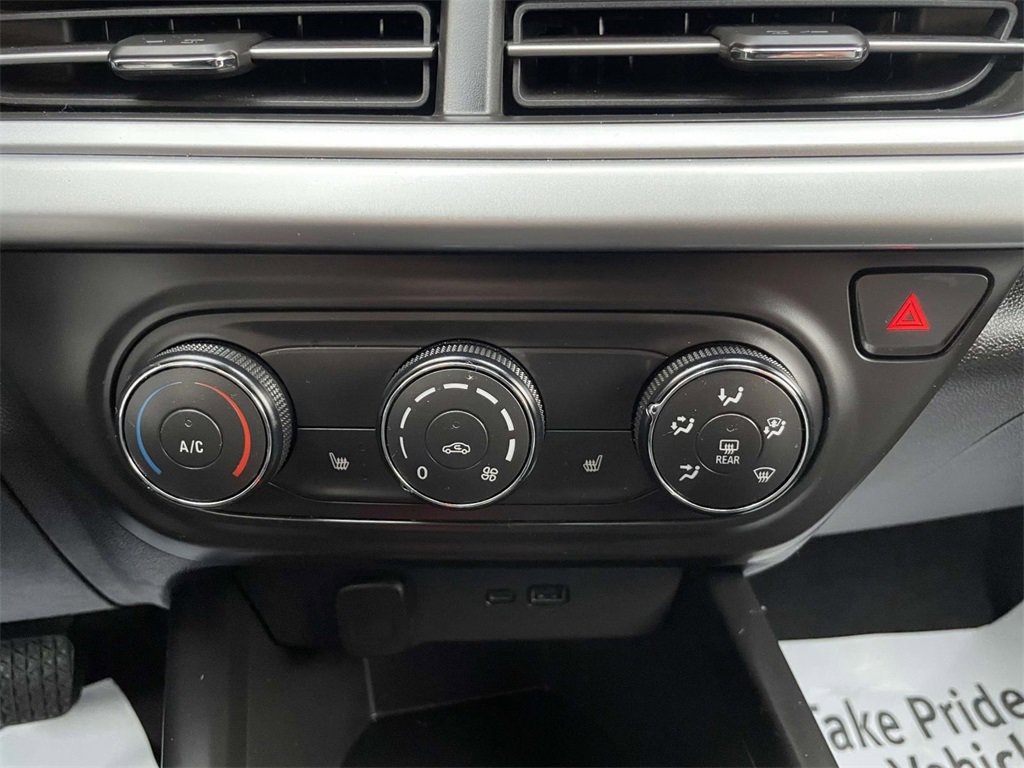 Used 2025 Chevrolet Trax LS w/ LS Convenience Package image 27