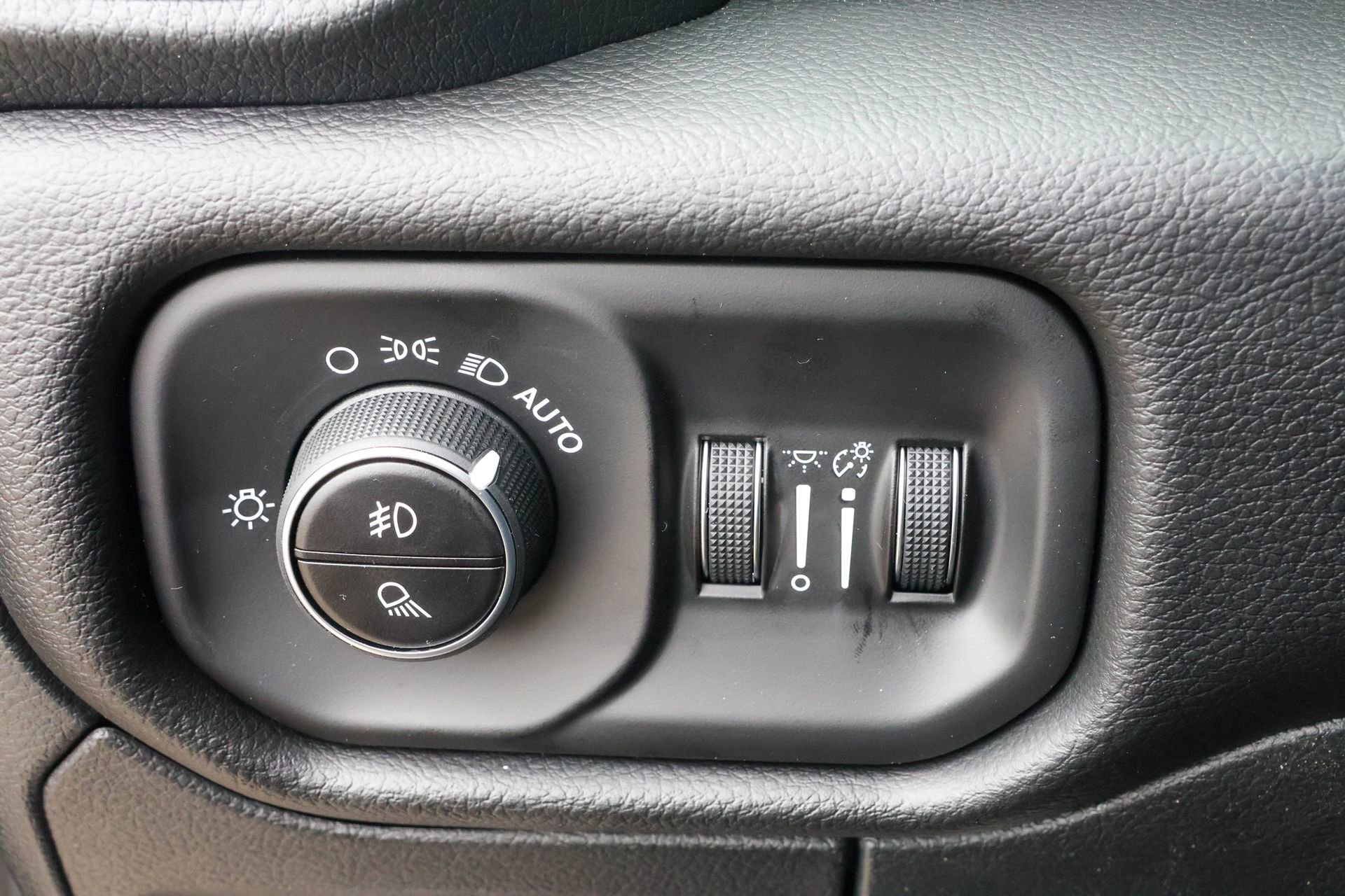 New 2026 RAM 1500 Big Horn AWD/4WD image 28