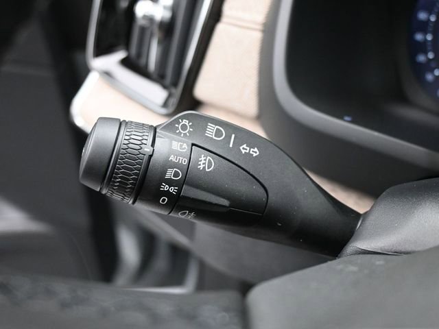 New 2026 Volvo XC90 B6 Plus w/ Protection Package Premier image 38