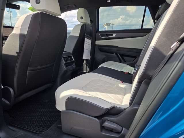 Used 2025 Volkswagen Atlas Cross Sport SEL Premium R-Line AWD/4WD image 6