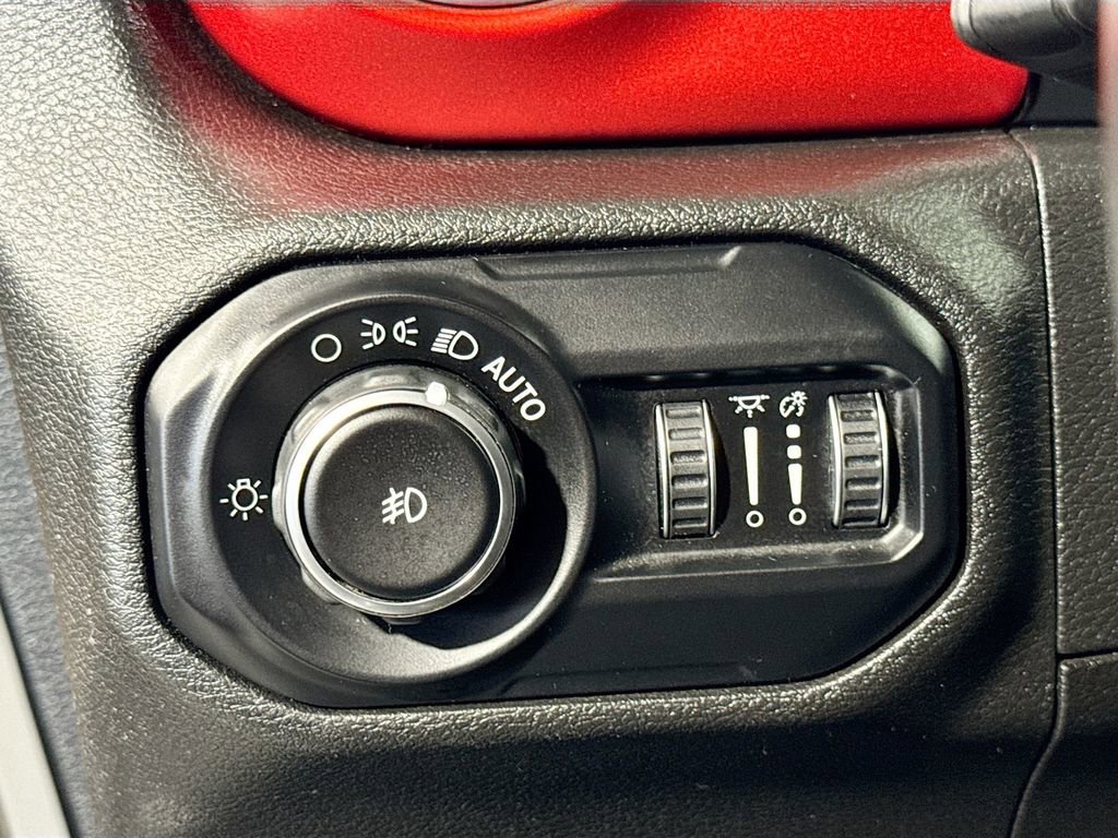 Used 2018 Jeep Wrangler Unlimited Rubicon image 26