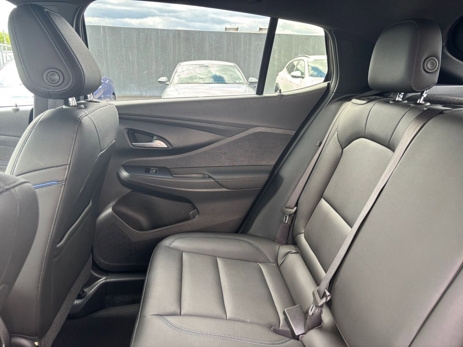Used 2025 Buick Envista Sport Touring FWD image 39