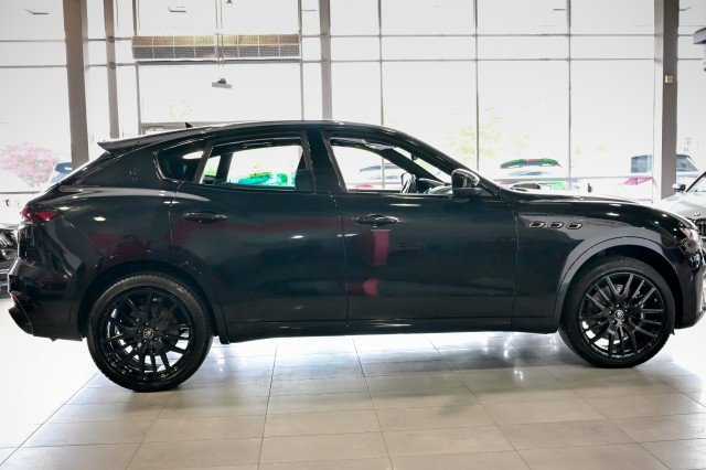 Used 2022 Maserati Levante Modena AWD/4WD image 4
