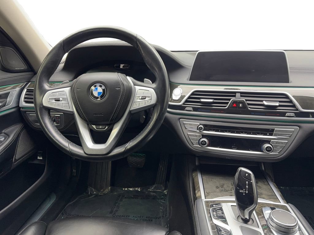 Used 2022 BMW 740i image 53