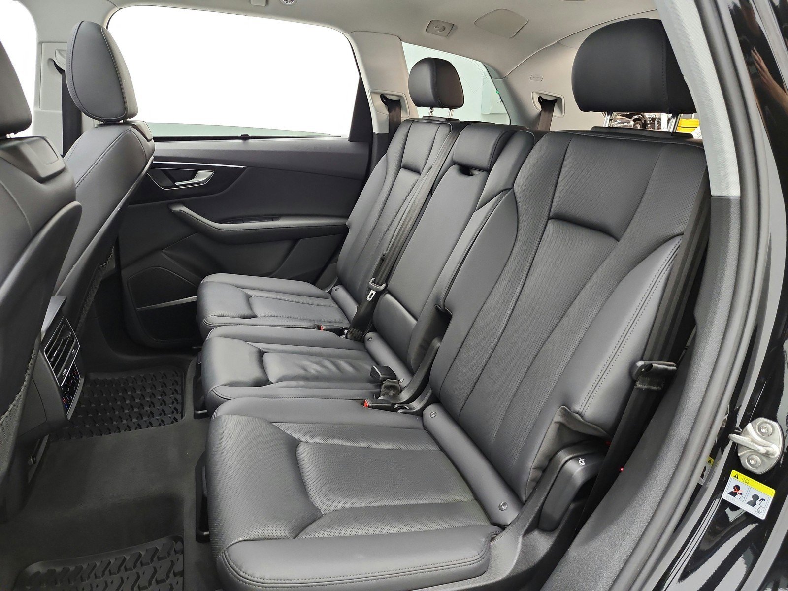 Used 2023 Audi Q7 2.0T Premium Plus w/ Premium Plus Package AWD/4WD image 15