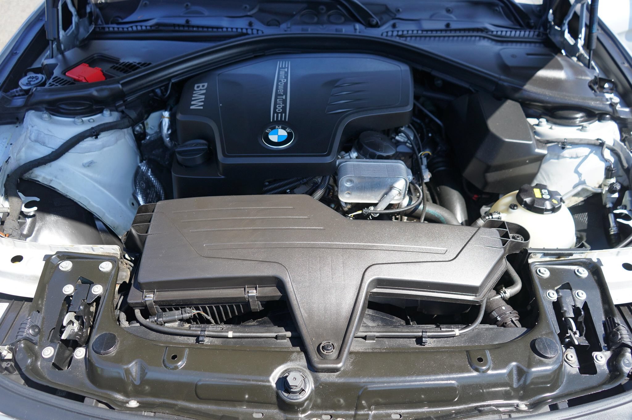 Used 2015 BMW 328i xDrive Sedan AWD/4WD image 9